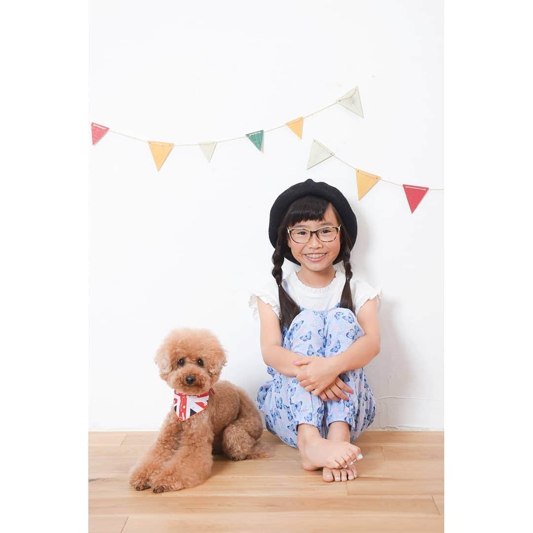 Photo Studio178さんのインスタグラム写真 - (Photo Studio178Instagram)「今年もふたりで 上手にさつえい 👧🐶 #わんこのいる暮らし https://17hachi.com ✽.｡.:*・ ✽.｡.:* ・  #dog #エブリドッグ #夏休み #family #camera #photo #photography  #トイプードル #toypoodle #indies_gram #kids_japan #PHOS_JAPAN  #instagram_kids #tv_kidz  #ig_kids #instakids #icu_japan  #igfamily_friends  #愛犬  #コドモノ #コズレ #ママリ #mamanoko  #東京 #月島 #勝どき #豊洲  #中央区 #江東区」8月22日 12時05分 - photo_studio_178