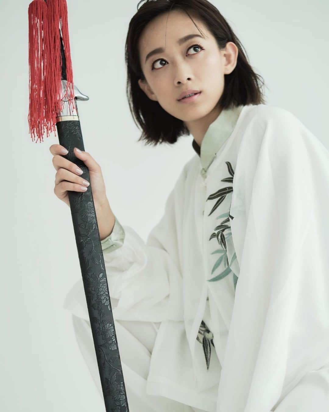 梨衣名さんのインスタグラム写真 - (梨衣名Instagram)「マイ武器。Sword. #asiangirl #asiansctress #wushu #kungfu #sword」8月22日 12時22分 - leena3.1415926