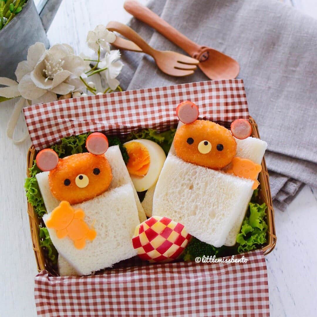 Little Miss Bento・Shirley シャリーさんのインスタグラム写真 - (Little Miss Bento・Shirley シャリーInstagram)「Zzz 🐻🥪 Good (late) morning everyone. A lazy bento put together with some sandwich, ham, cheese and mini croquettes. #littlemissbento」8月22日 12時30分 - littlemissbento