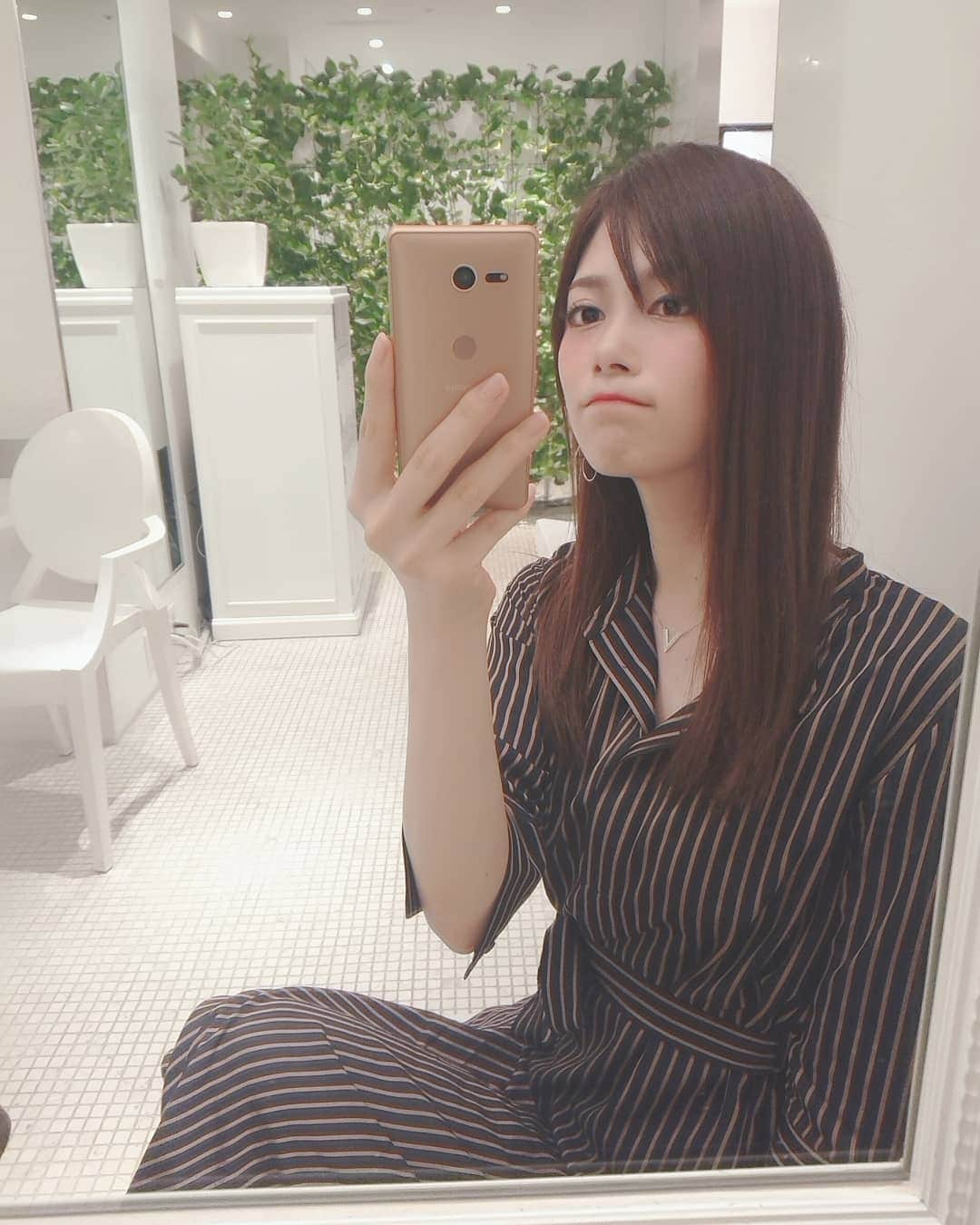 のインスタグラム：「． ． ． UNIQLOワンピース( @uniqlo ) ． ． #フリーモデル #企業モデル #広告モデル #撮影モデル #サロンモデル #一ノ瀬奈々 #写真好きな人と繋がりたい #ヘアメイク #ファッション #コーディネート #ユニクロ #uniqloコーデ #ワンピース #自撮り #モデル #女子力 #モデル体型 #広告 #雑誌 #夏 #東京 #summer #portrait #photo」