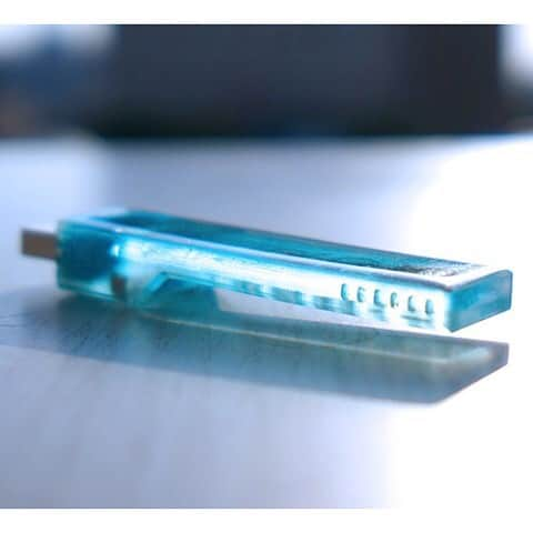 ヴィレッジヴァンガードオンラインストアさんのインスタグラム写真 - (ヴィレッジヴァンガードオンラインストアInstagram)「64GB USB memory “kioku_”～記憶～(南の海)  あの日の記憶を閉じ込めたUSB  デザインが素敵なのは言わずもがな、使いやすさにもこだわりポイントがたくさんあります。 大切なものを残すのにぴったりです。  #usb #pc #パソコン #デザイン #ギフト #villagevanguard」8月22日 12時37分 - village_vanguard