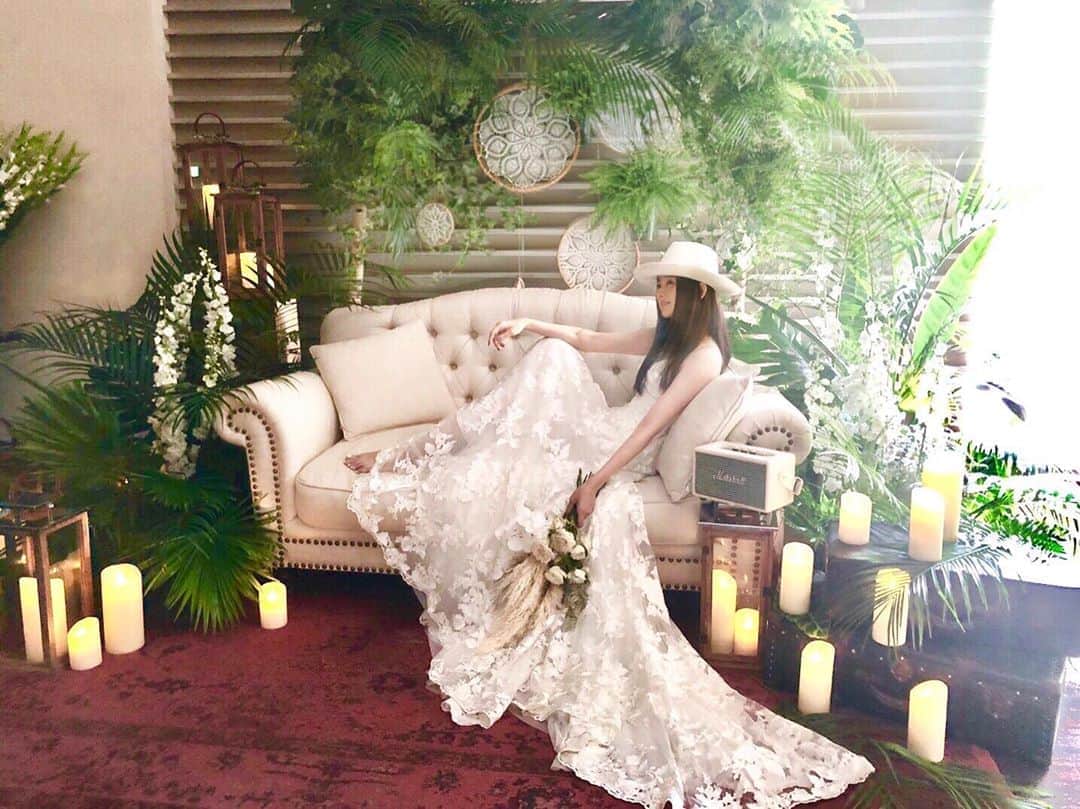 のインスタグラム：「image shooting🕯🌿🕯 @francescamiranda_ @ibis_wedding  ときめきのdirection♡♡ #wedding#shooting #resortwedding#image #francescamiranda #weddingdress#flower #chisawedding#松永ちさと」