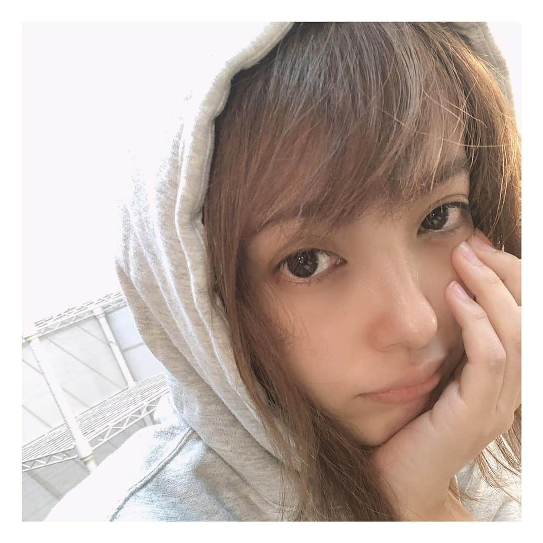 平山あやさんのインスタグラム写真 - (平山あやInstagram)「今日はずっと眠気が、、、、 がんばりまーす💁  #today #みんなも頑張ってください😊」8月22日 13時11分 - aya_hirayama