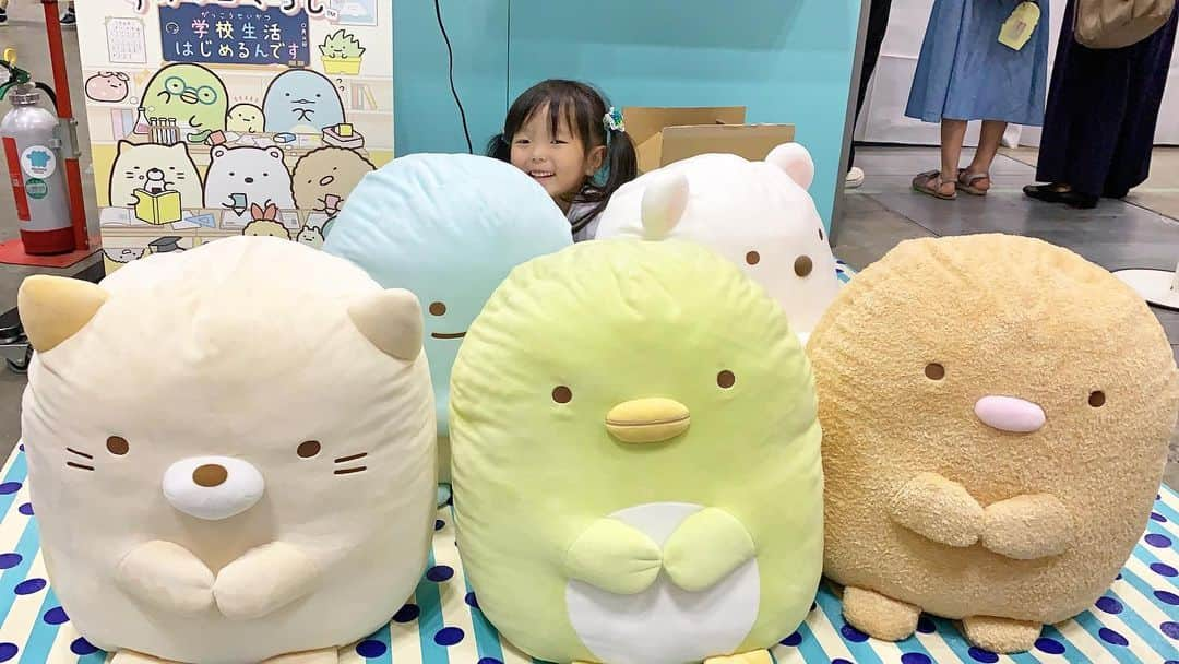 はれママキッズさんのインスタグラム写真 - (はれママキッズInstagram)「ちゃおフェス2019にて📸 すごーい人混みでしたが、とっても楽しめました😆💕 動画はパパがあげてるのでSaaaaaya⭐️CHANNELでぜひ見てください😊✨ #はれママキッズtv #さあやちゃんねる #ちゃお #ちゃおフェス #マジマジョピュアーズ #ママは列並び隊！」8月22日 13時06分 - haremamakidstv