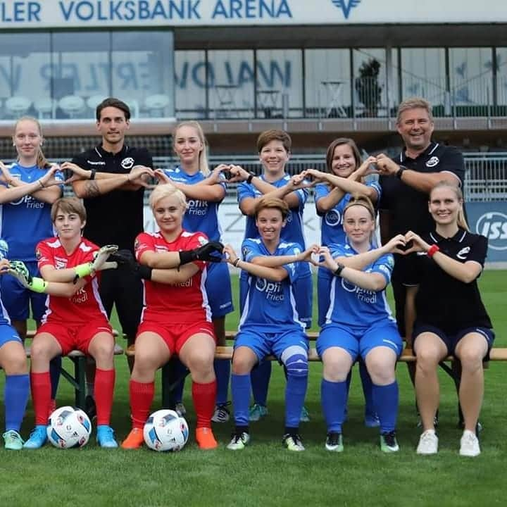 SVホルンさんのインスタグラム写真 - (SVホルンInstagram)「Diese Woche war @sv_horn_maedls Fototermin! #SVHorn #svhornmädls #svhornfamilie #Bundesliga #frauenfußball #mitherz #bepartofit」8月22日 5時06分 - svhorn1922