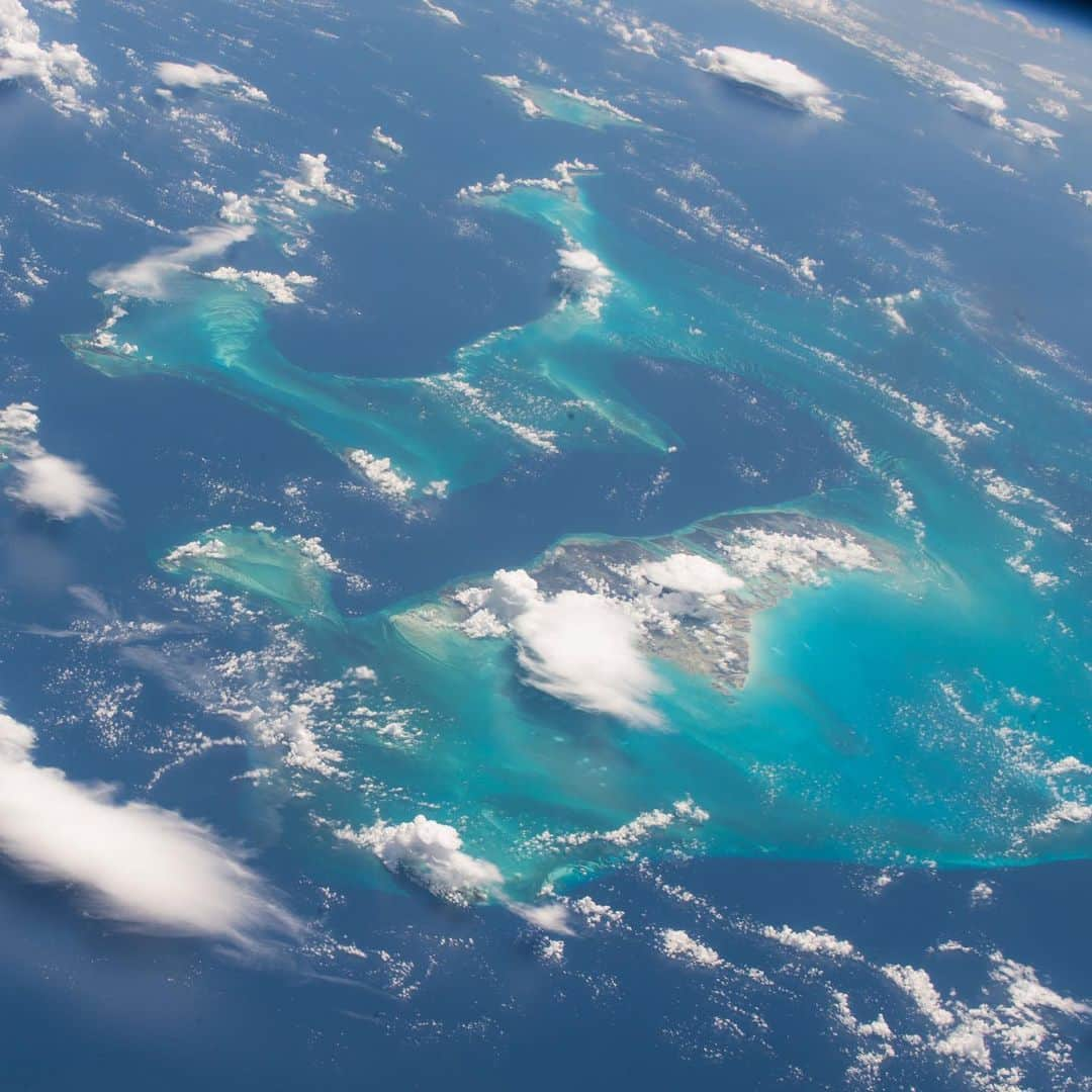 NASAさんのインスタグラム写真 - (NASAInstagram)「The Bahamas from space! The vivid colors make this one of the most recognizable places on Earth for astronauts. Astronaut Luca Parmitano of @europeanspaceagency took the latest photo of the islands from the International Space Station (@ISS) on Aug. 21, 2019. Scroll through for more views from recent space station missions:  Image 1 credit: ESA; Images 2-5 credit: NASA  #bahamas #caribbean #earthart #water #islands」8月22日 6時16分 - nasa