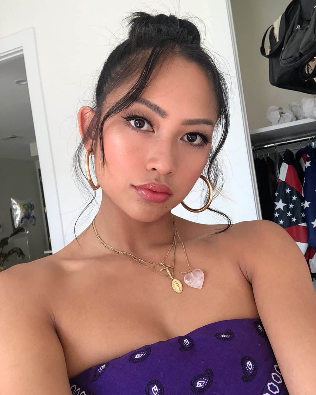 エイミー・ファムのインスタグラム：「mirror: oh okkk...!!! front facing cam: nope」
