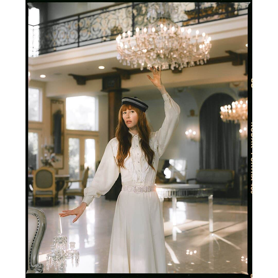 Faith Picozziさんのインスタグラム写真 - (Faith PicozziInstagram)「Last ones from this look 😊 Gucci Mansion 1️⃣5️⃣ 📸 @burrent 🕺📷 @garrettremy 👗 @faithpicozzicreative 💥 #fashion #style #redhead #model #film #120film #mediumformat」8月22日 7時02分 - faithpicozzi