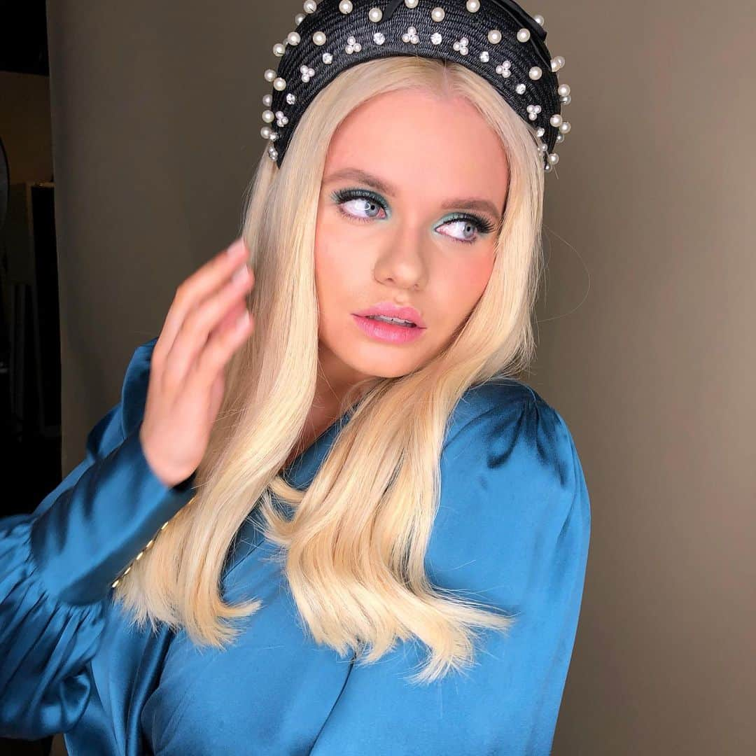 アリ・シンプソンさんのインスタグラム写真 - (アリ・シンプソンInstagram)「look one 🦋💎 @garboandkelly coming soon」8月22日 7時11分 - allisimpson