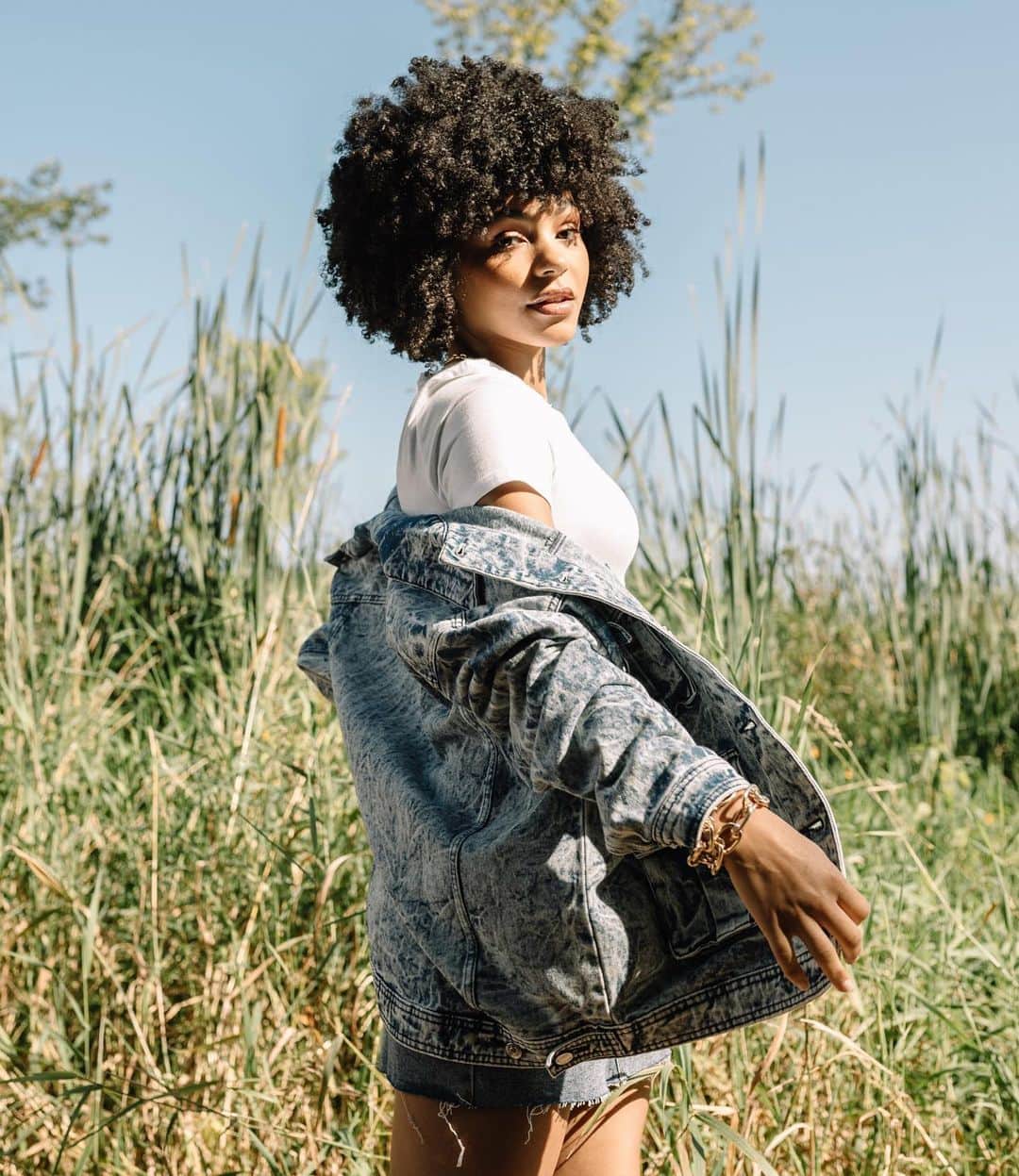Target Styleのインスタグラム：「Nothing pulls together an outfit like a denim jacket. 💙 #WildFable」