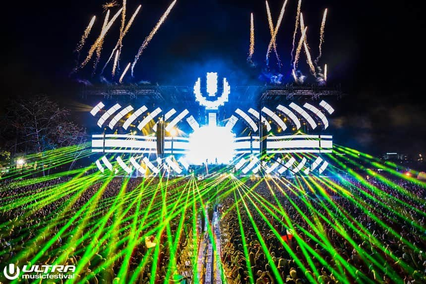 Ultra Music Festivalさんのインスタグラム写真 - (Ultra Music FestivalInstagram)「Which Ultra Main Stage is your favorite?  Swipe left to view some of our best shots from the years...」8月22日 7時19分 - ultra