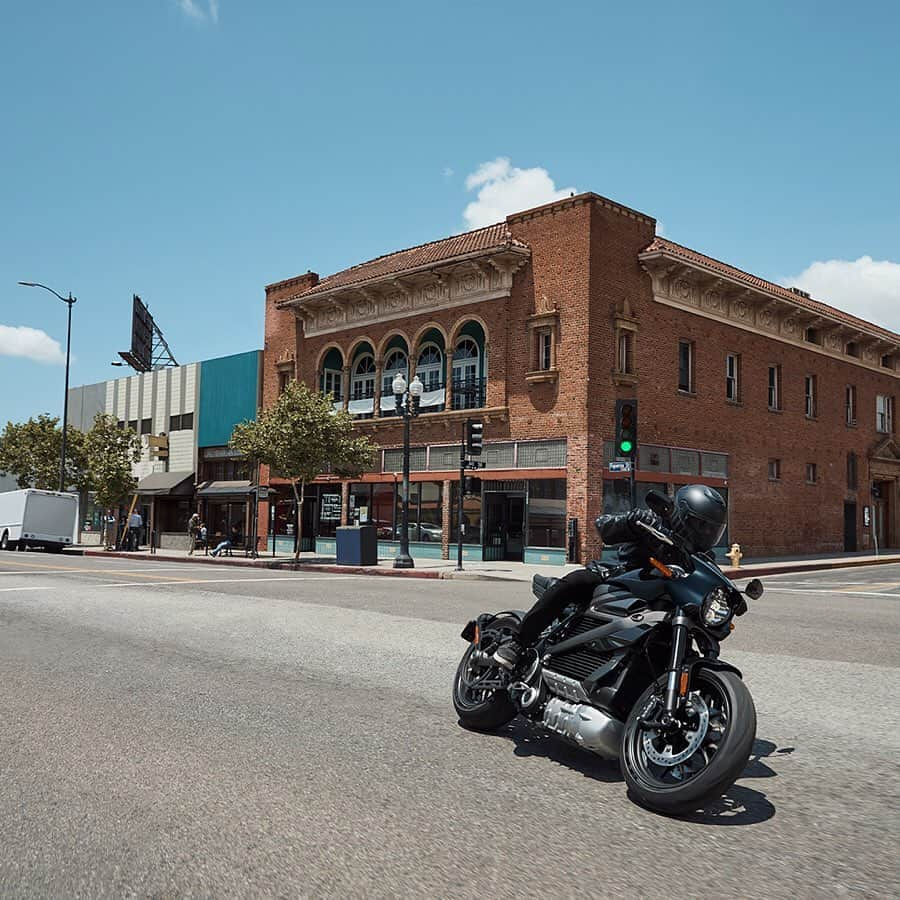 Harley-Davidsonさんのインスタグラム写真 - (Harley-DavidsonInstagram)「Measure your heart rate in MPH on these new 2020 models. #RoadGlide #UltraLimited #HDLowRiderS #FortyEight #FXDR114 #LiveWire #HarleyDavidson」8月22日 7時33分 - harleydavidson