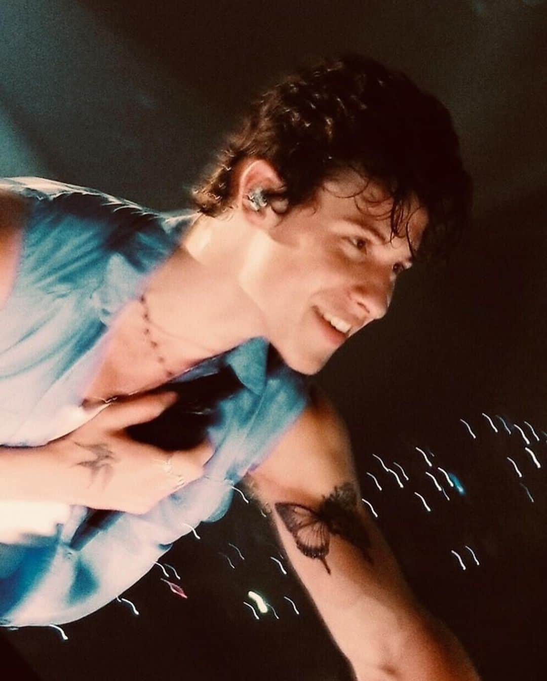 ショーン・メンデスさんのインスタグラム写真 - (ショーン・メンデスInstagram)「🖤🌸」8月22日 13時33分 - shawnmendes