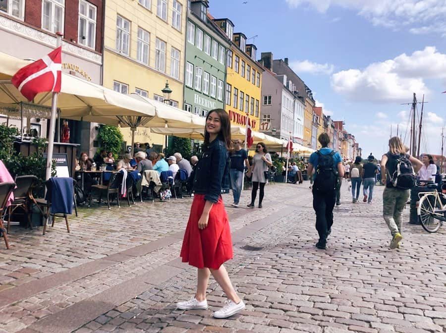 宮坂灯里さんのインスタグラム写真 - (宮坂灯里Instagram)「ほんとに素敵！  #ニューハウン#nyhavn #copenhagen #denmark #europa #コペンハーゲン#デンマーク#ヨーロッパ#北欧#旅行#観光#きれい#楽しい#travel#trip#enjoy#happy#instagood #fun#beautiful #🇩🇰」8月22日 8時25分 - m.akari27