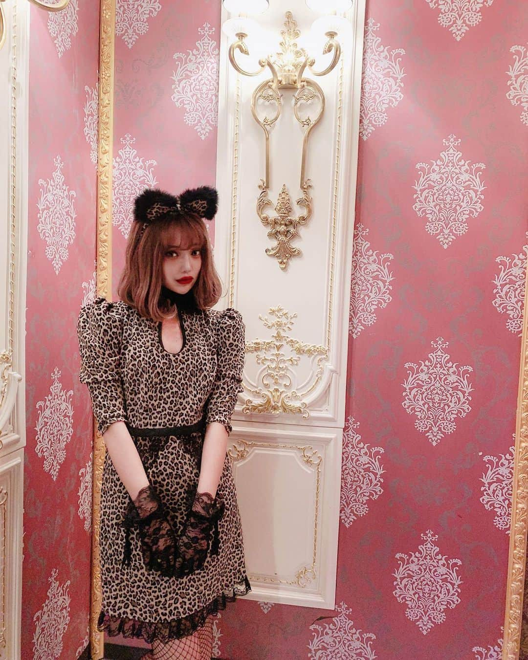 林田沙綾さんのインスタグラム写真 - (林田沙綾Instagram)「🐆 もぉすぐ８月がおわるね( ˙o˙ ) ９月末にはSwankissから ハロウィンコスチュームが 発売されるよ ！ 全部で7種類もつくったの☻︎ もぉすぐ内容も発表なので まっててね☽︎ ： #ハロウィンコスプレ #Halloween#ハロウィン」8月22日 9時42分 - saaya.xoxo