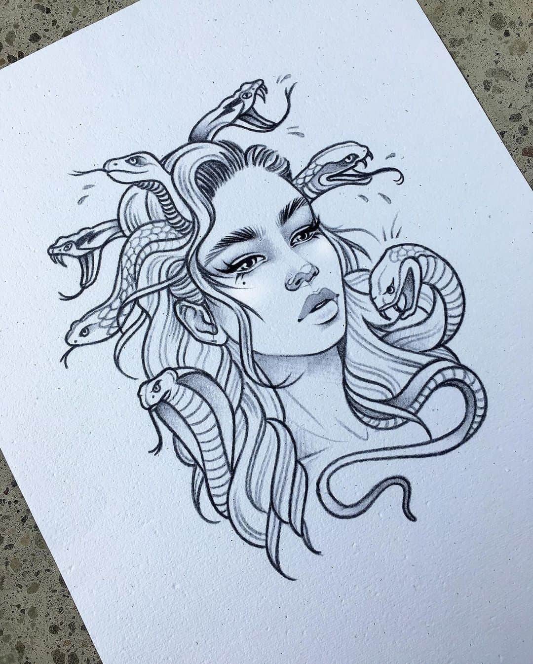 Rik Leeさんのインスタグラム写真 - (Rik LeeInstagram)「Yesssssss, Medusa prints are here! Super limited edition - I only have 15 (correction, 13 - 2 just sold). I will not reprint this piece, so this is your only chance to grab it. Be one of the only 15 people in the universe to own this! 🤯😎 . Fine art prints on archival paper, signed and numbered from the edition of 15. Link in my bio and stories. . . #riklee #medusa #art #illustration #sketch #tattoo #babe #snake #fineartprints」8月22日 10時15分 - rikleeillustration