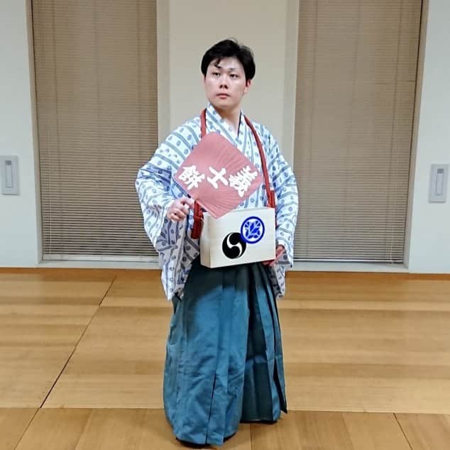 市川 翔乃亮のインスタグラム：「‪ひとつなぎの会まであと少し‼️‬ ‪師匠のブログ『笑三郎だより』に今回勉強させて頂く、義士餅のことが載っております‬ ‪当日券もあるので、是非ご来場くださいませ！‬ ‪#ひとつなぎの会‬」