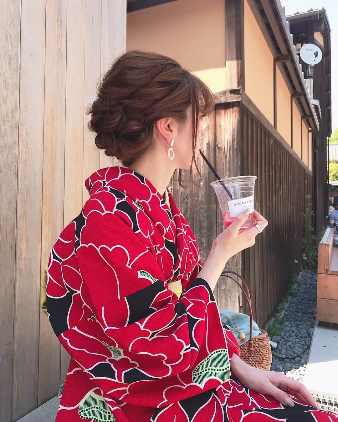 京都 着物レンタル くくる-Cucuru- レンタル着物さんのインスタグラム写真 - (京都 着物レンタル くくる-Cucuru- レンタル着物Instagram)「くるんでしか着れない着物たくさん😘 . 紅葉🍁はくるんの着物で. ご予約はお早めに✨✨. . . @kimono.curun では最大¥3000引きの学生の方向けおトクなサービスを行っております。. 皆さまのご来店をお待ちしております😊. . . . くるんでは2020年【振袖レンタルご試着会】【袴レンタルご試着会】も始まっております。. 気になるお着物をご試着いただけます😊🌈. となりのmucu写真製作所(@photostudio.mucu )にてスタジオ撮影やロケーション撮影とあわせたお得なプランもご用意しておりますのでお気軽にお問い合わせくださいませ😊. . . . . Curunはキレイとカワイイを追求するんです❤️ . 振袖や袴も沢山ご用意しましたよ❤️ . メーカーだから出来る高品質で地域最低価格‼️ . . 着物メーカーだから安心のプロ着付け👘 . カワイイ💞オリジナル着物沢山‼️ 祇園 八阪神社 高台寺 安井神社【安井金毘羅宮】清水寺 八坂の塔等観光地へのアクセス抜群！ . 📞075-531-5525 . . http://kimono-cucuru.jp/  #京都くるん  #着物レンタル #京都着物レンタル  #レンタル着物 #花火大会#kyotojapan #かわいい着物 #着物レンタル京都 #京都着物レンタルくるん #京都レンタル着物くるん #八坂庚申堂 #伏見稲荷 #kyotoCurun #京都きものレンタル #京都着物 #浴衣レンタル #京都浴衣レンタル  #京都着物レンタルcurun #学割  #京都レンタル着物 #レンタル着物くるん #くるん #インクライン #교토 #청수사 #일본여행 #kawaii #振袖レンタル #袴レンタル#女子旅 . カワイイ💞オリジナル着物沢」8月22日 10時52分 - kimono.curun