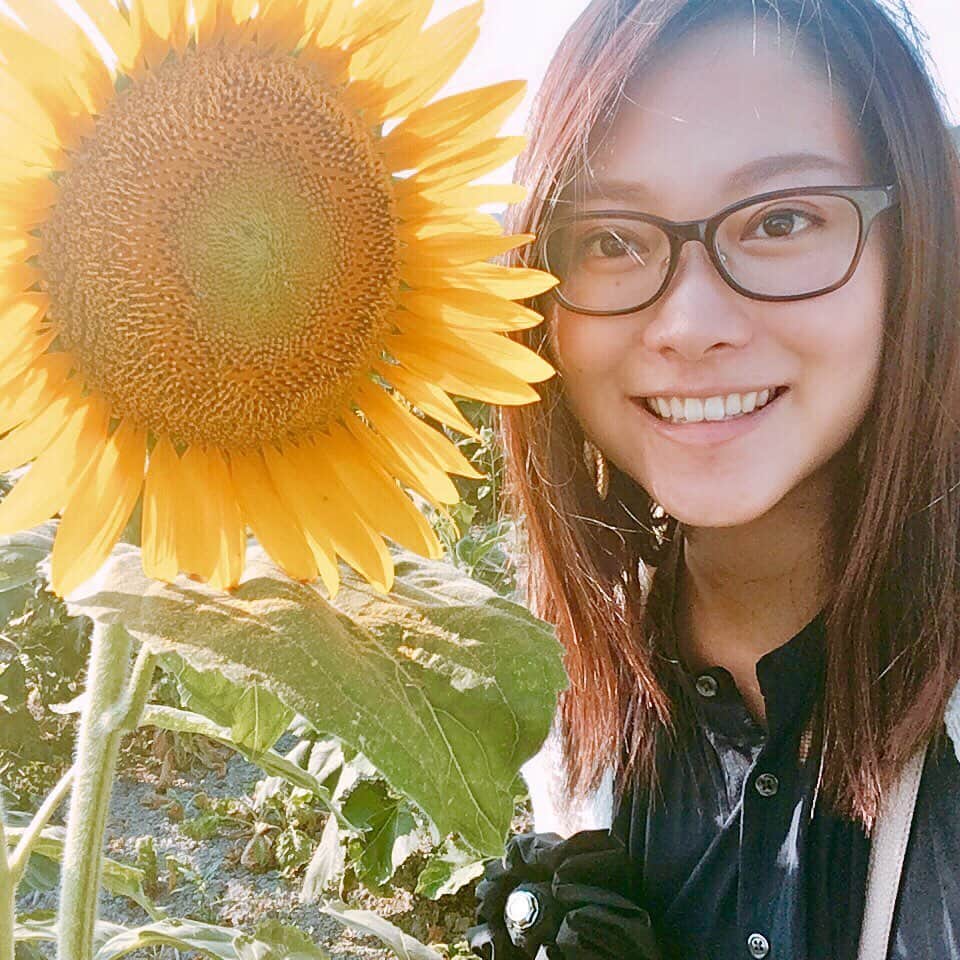 女子アナ47のインスタグラム：「. こんにちは、47発信プロジェクトです！本日は岡山県出身の久本真菜アナウンサーが『岡山っ子おすすめのインスタ映えスポット～夏～』をお届けします！ . 今日は、岡山でぜひ訪れていただきたいインスタ映えスポットをご紹介します。  そんなに映えるの～？と疑っているそこのあなた！！ まずは写真をご覧くださいっ！！・・・・・・ . 続きはトップページのリンクから『47発信プロジェクト』へ！ . #47発信プロジェクト #アナウンサー #フリーアナウンサー #女子アナ #女子アナ47 #地方創生 #地方創生アナウンサー #マッチングサイト #マッチングサービス #47発信プロジェクト #岡山県 #久本真菜 #ひまわり #夏 #summer」