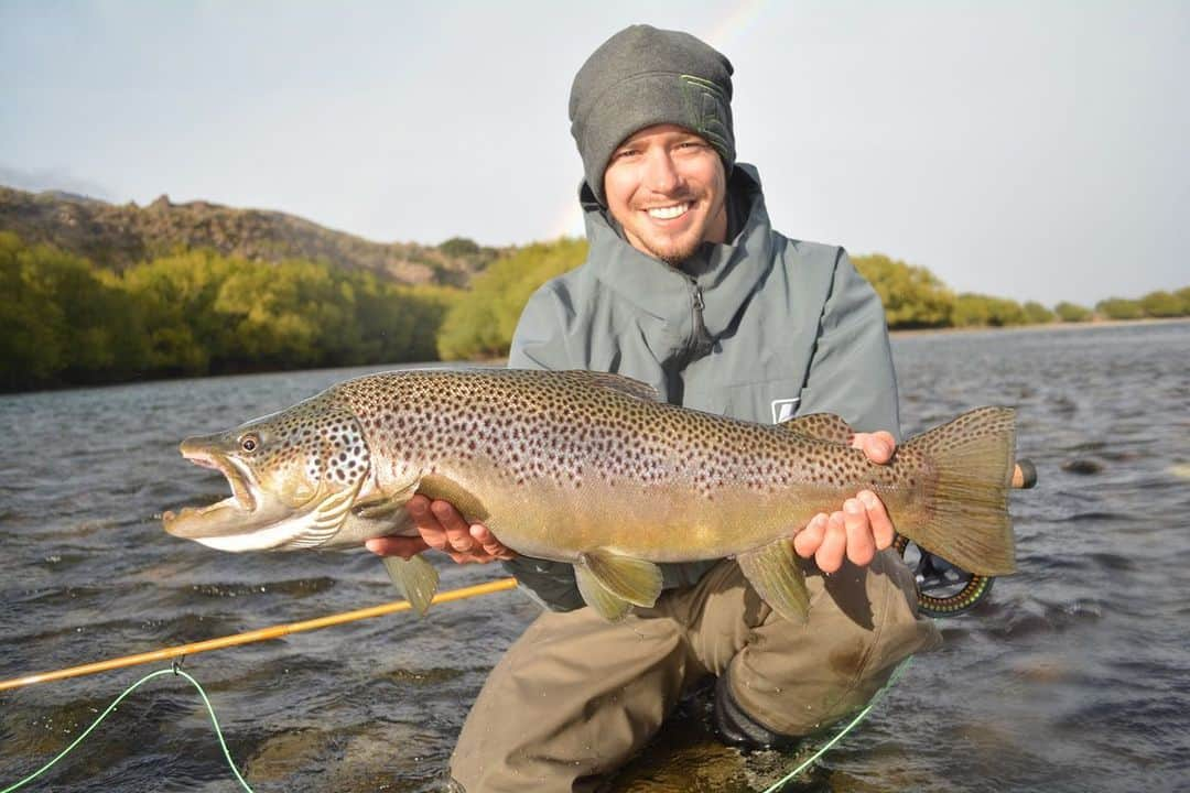 ケーシー・ストーナーさんのインスタグラム写真 - (ケーシー・ストーナーInstagram)「#ThrowbackThursday Fly fishing in Patagonia, amazing experience, bucket list ✔️」8月22日 10時56分 - official_cs27