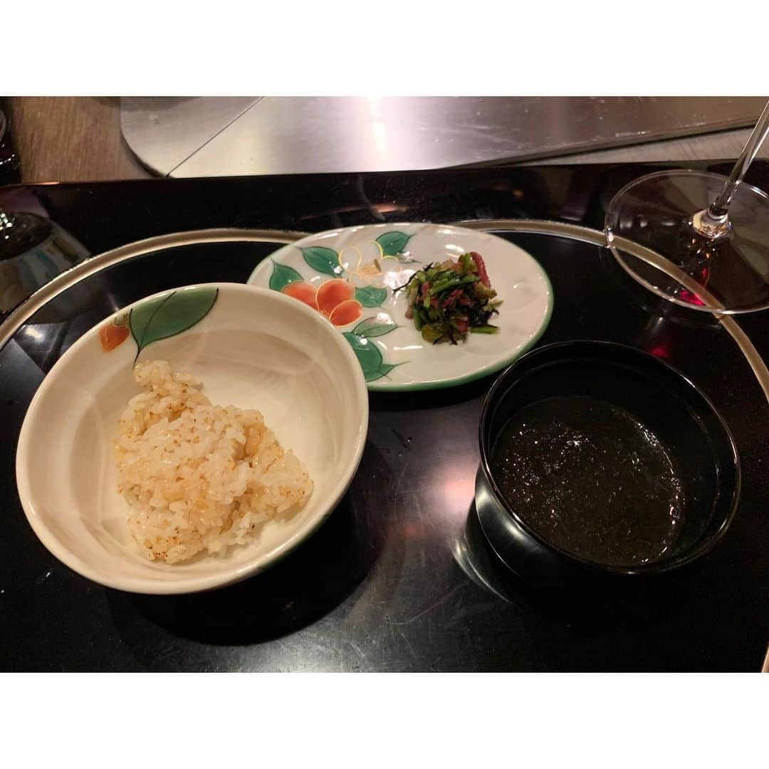 立花陽香さんのインスタグラム写真 - (立花陽香Instagram)「とびっきり美味しい鉄板焼きを食べて贅沢したい時 #銀座 #うかい亭 💕 担当は小林さんです👨🏻‍🍳💖💖 お肉の他、お野菜のステーキも絶品💕お魚料理も頂きました💕 前菜は載せきれず。美味し過ぎて食べ過ぎた🥺 年々、ステーキの食べれるグラムが減って来てるけど、吉永小百合さんの様にいつまでも若々しくいる為に、いっぱいお肉を食べ続けようと思います🥩🥩🥩 お肉は幸せです。体が元気になります。気持ちも明るくなります。  #銀座うかい亭 #銀座ステーキ #銀座鉄板焼き #鉄板焼き #肉 #ステーキ #ukaitei #ukaiteiginza #beefsteak #steak」8月22日 11時12分 - haruka_4