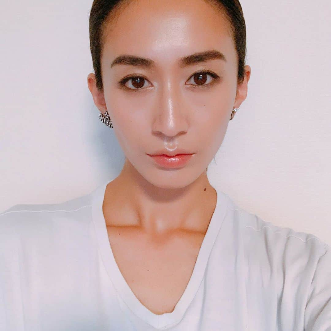 神山まりあさんのインスタグラム写真 - (神山まりあInstagram)「眉毛とスキンケアが大事。  #skincare #eyebrows #fashion #lastnightmakeup #眉毛命 #スキンケア命 #昨日の夜のメイク」8月22日 11時18分 - mariakamiyama