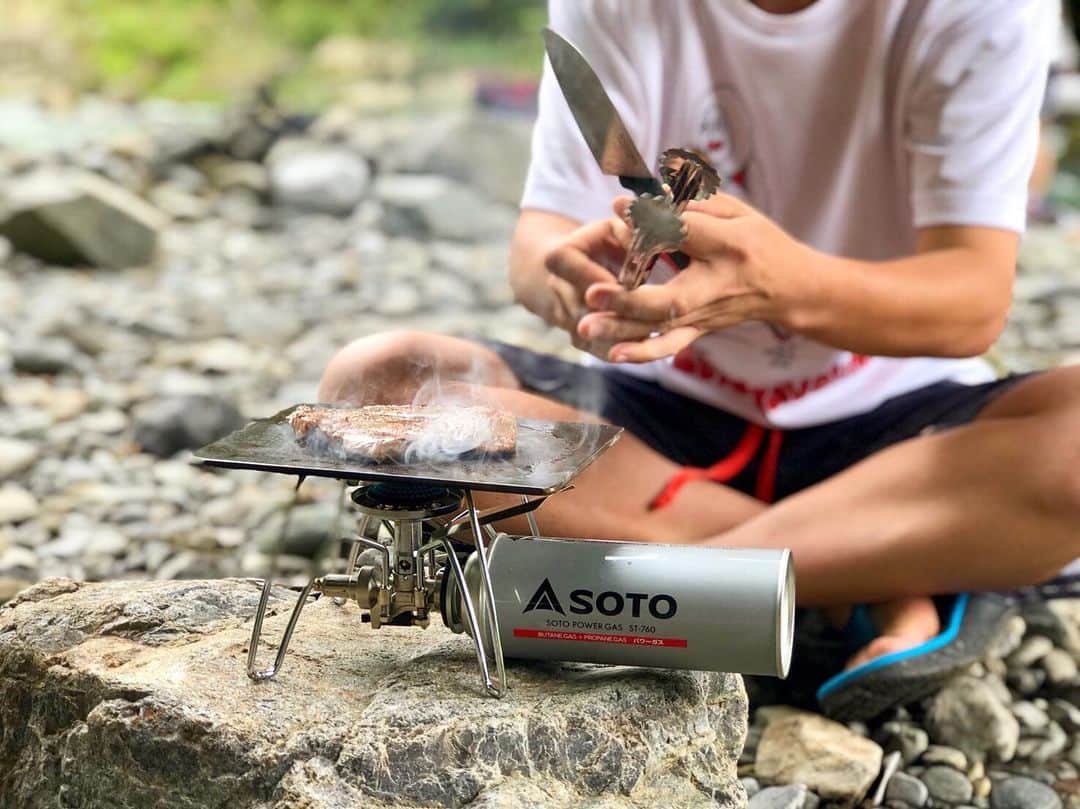 のインスタグラム：「ゼビウスの鉄板みたいなので500円肉焼き」