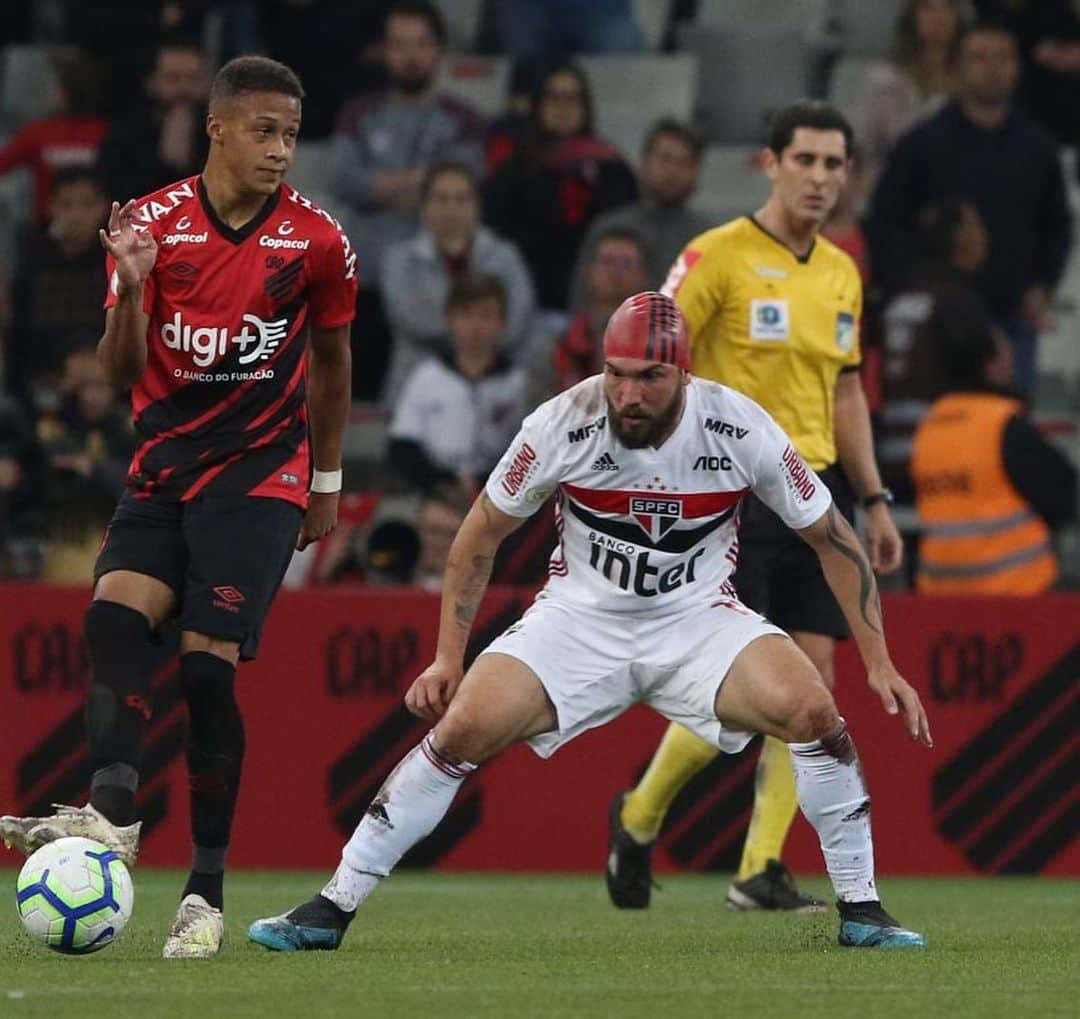 São Paulo FCさんのインスタグラム写真 - (São Paulo FCInstagram)「Imagens de uma vitória gigante! #VamosSãoPaulo 🇾🇪 ⠀⠀⠀⠀⠀⠀⠀⠀⠀ 📸 Rubens Chiri / saopaulofc.net」8月22日 11時47分 - saopaulofc