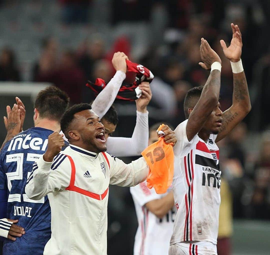 São Paulo FCさんのインスタグラム写真 - (São Paulo FCInstagram)「Imagens de uma vitória gigante! #VamosSãoPaulo 🇾🇪 ⠀⠀⠀⠀⠀⠀⠀⠀⠀ 📸 Rubens Chiri / saopaulofc.net」8月22日 11時47分 - saopaulofc