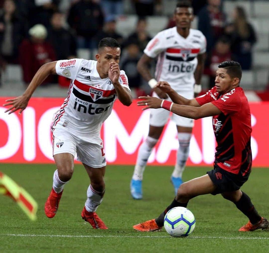 São Paulo FCさんのインスタグラム写真 - (São Paulo FCInstagram)「Imagens de uma vitória gigante! #VamosSãoPaulo 🇾🇪 ⠀⠀⠀⠀⠀⠀⠀⠀⠀ 📸 Rubens Chiri / saopaulofc.net」8月22日 11時47分 - saopaulofc