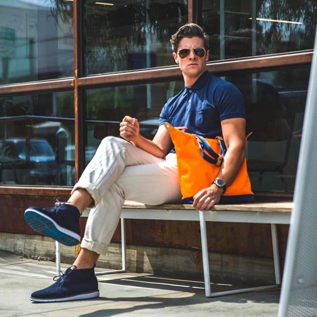 スイムズのインスタグラム：「Our Motion Knit Chukka has been redesigned for summer with a breathable knit upper.	 #shoesoftheday #mensstyle #menswear #shoesstyle ⠀ 📷:@parkeryorksmith」
