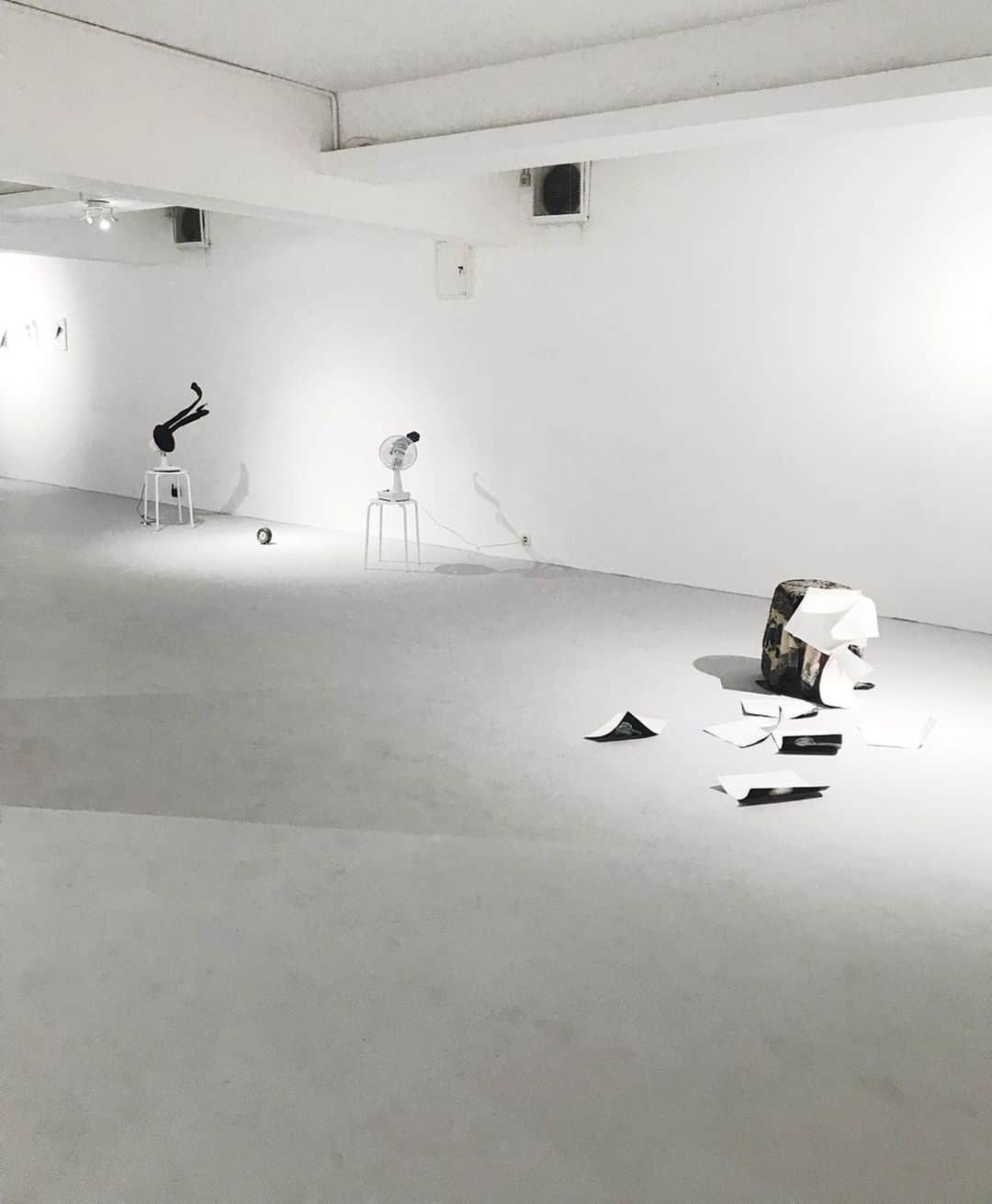Veronica Halimさんのインスタグラム写真 - (Veronica HalimInstagram)「Inspiring exhibition and workshop with @melianthamuliawan and @artjakarta today. — #artjakarta #truffypi #jakartaart #jakartaartscene #contemporaryart #space #paper #white #artspace #truffypiinspiration」8月22日 21時23分 - truffypi
