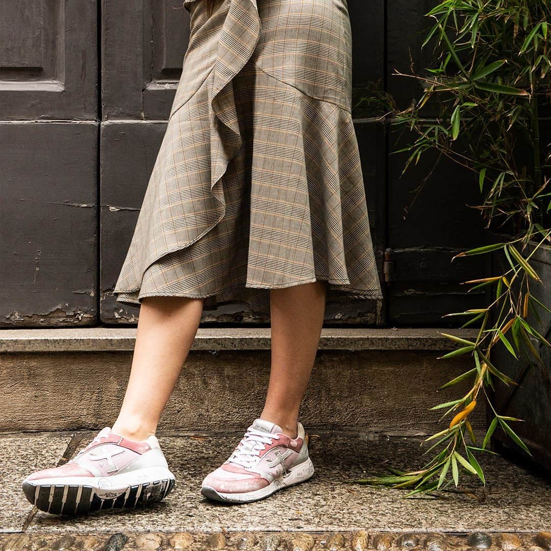 のインスタグラム：「Don’t wait for your life to happen. #unusualdirections #premiata #springsummer2019」