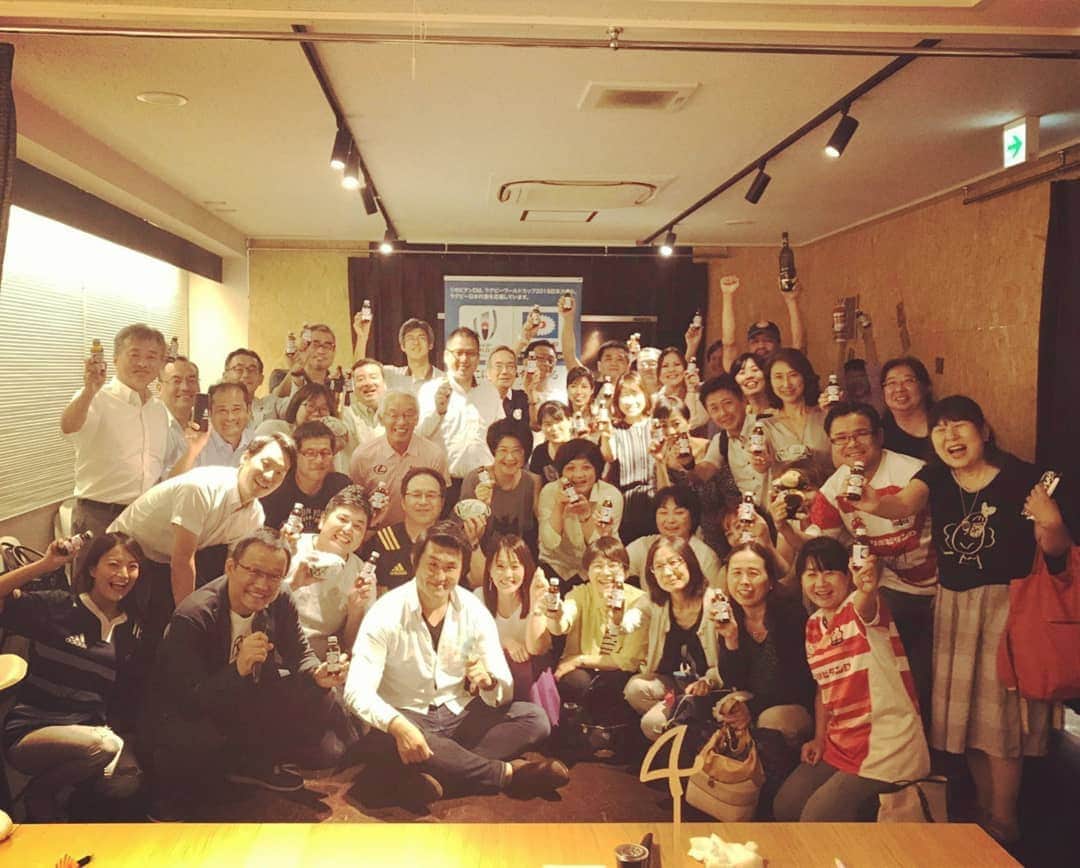 真壁伸弥さんのインスタグラム写真 - (真壁伸弥Instagram)「大阪で村上さんで MANUKAでリポで 懇親会。感謝。  松竹のウイスキーフレンド きのせさんもご来店。  詳しくはブログにて ありがとうございました。 #rugbyjp #rugby #whiskylover #さんぽ  http://makasampo.com/2019/08/oosaka-manuka-night-rugby/」8月22日 21時46分 - makaberian5