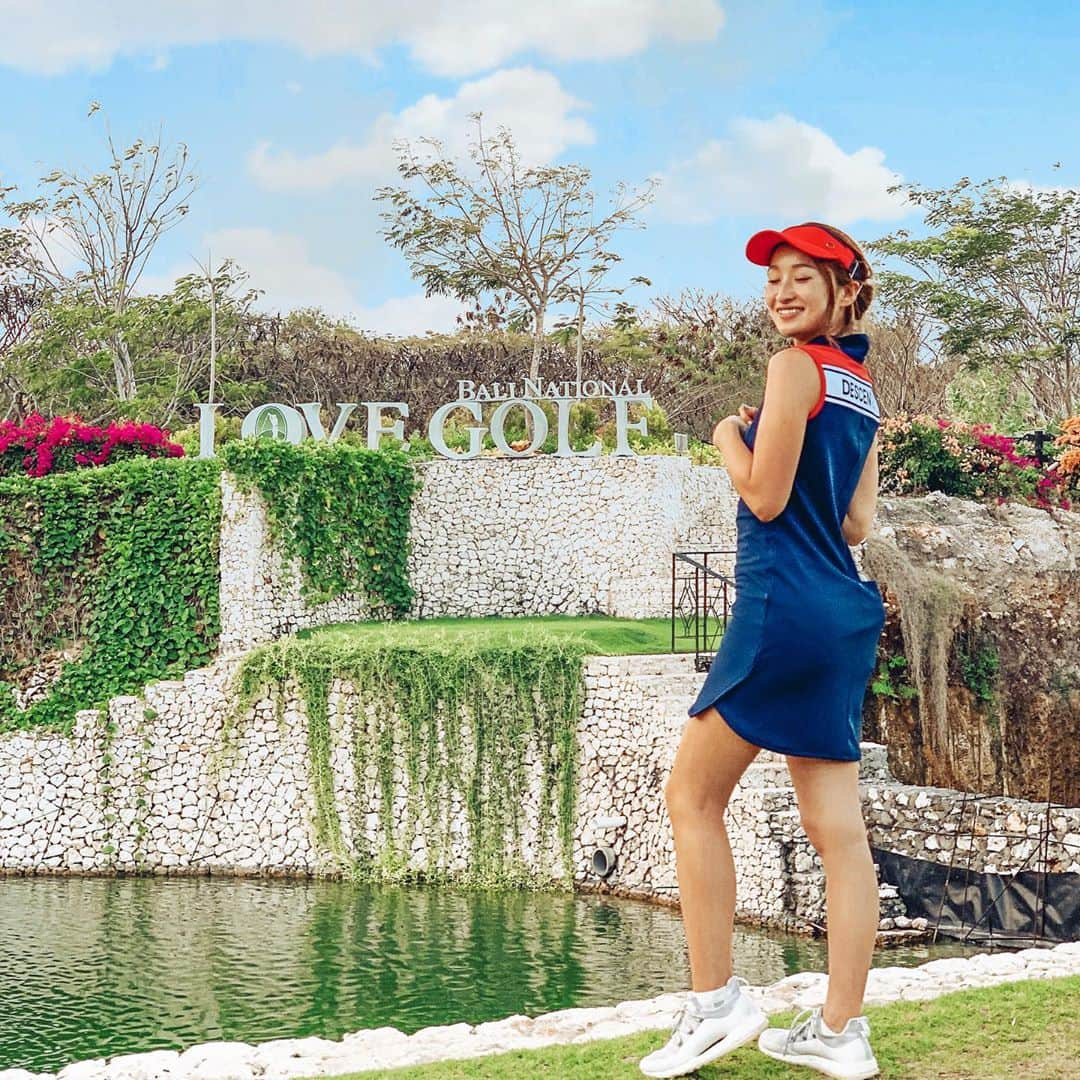 西野沙瑛さんのインスタグラム写真 - (西野沙瑛Instagram)「- - LOVE GOLF❤️ ゴルフ場の動画と載せるね☝🏻 グリーン早くて難しかった😂 - #バリ #バリ島 #バリ土産 #リゾート #海外旅行  #balitravel #baligolf #バリゴルフ #リゾートゴルフ  #sae_golf_bali #ゴルフ女子 #ゴルフ男子 #ゴルフコーデ #スポーツ女子  #ゴルフウェア #スポーツ #golf #골프 #골프스타그램 #골프장 #라운드 #골프스윙 #골프사랑 #골프레슨 #トレーニング #トレーニング女子 #筋トレ #筋トレ女子 #golfstagram #golfswing」8月22日 21時43分 - sae_golf