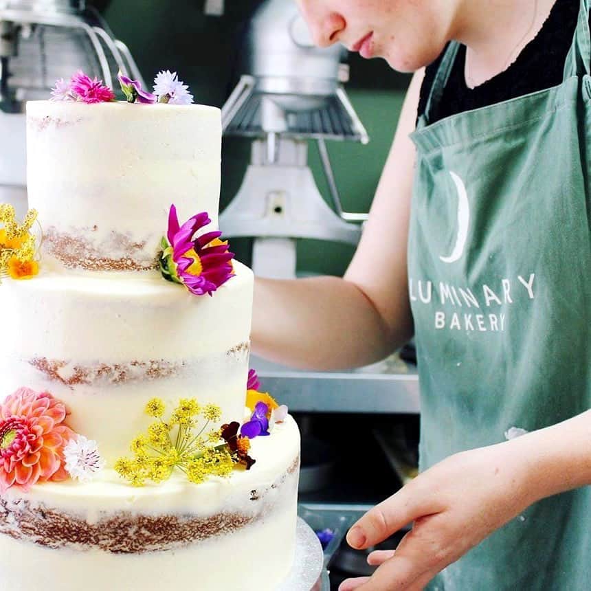 英ヘンリー王子夫妻さんのインスタグラム写真 - (英ヘンリー王子夫妻Instagram)「Spotlight on: Luminary Bakery  Today we shine a spotlight on @LuminaryBakery and the amazing women of this inspiring and sustainable grassroots organisation. • “What they’ve created at Luminary Bakery is exceptional - it’s a space for baking, healing and rebuilding. When I visited earlier this year I was struck by how the baking, itself, is a means of therapy for these women - which in many ways makes complete sense - feeling they had no control over their lives based on their previous (and often harrowing) circumstances, they found comfort in the measured nature of baking. Mixing equal parts of one ingredient and another could yield the perfect dessert, but the act of doing so provided personal balance. So while the baked goods are absolutely delicious, it’s the story of how the program at Luminary reshapes lives through baking that is the actual icing on the cake.” - The Duchess of Sussex  Earlier this year, The Duchess of Sussex visited Luminary Bakery and had the opportunity to break bread with the women - literally and figuratively - whilst listening to their stories. They shared how they’ve rebuilt their lives following their challenging life experiences, and the significant role that Luminary Bakery has played in helping with their personal restoration.  The Duchess of Sussex chose to include this small bakery tucked away in East London for the September issue of @BritishVogue, which she guest edited. This bakery has been making a substantial difference to the lives of women in the local area over the last five years and opening its arms to vulnerable women whilst providing job skills, career support, mentoring and coaching.  The combination of these like minded women supporting each other, both on the staff side and from the students, is proving to be the perfect recipe in creating this amazing, positive environment.  If you find yourself in East London, please stop by and support the women of Luminary Bakery and the impactful work they’re doing.  Photo © @LuminaryBakery 🍰」8月22日 21時51分 - sussexroyal