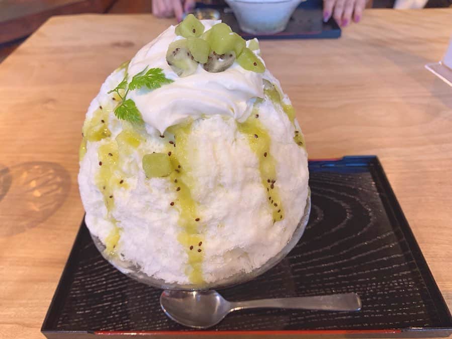 本島莉々果のグルメインスタ