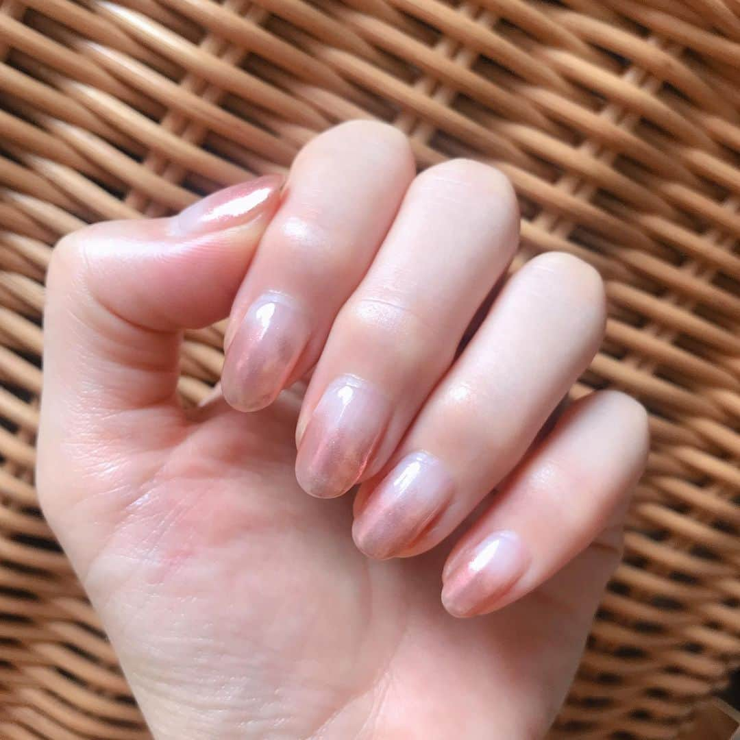 秋本祐希さんのインスタグラム写真 - (秋本祐希Instagram)「new nail☺︎ @penelopesis  コッパーピンクミラーというカラーのグラデーション✨ ブロンズっぽく ナチュラルなのに華やかさもあって ひとめぼれ❤︎ 指もキレイに見えちゃう @satomi__matsuo ありがとう✨ #nail #penelopisis #jellynails #handcare」8月22日 13時54分 - ayuuki0908