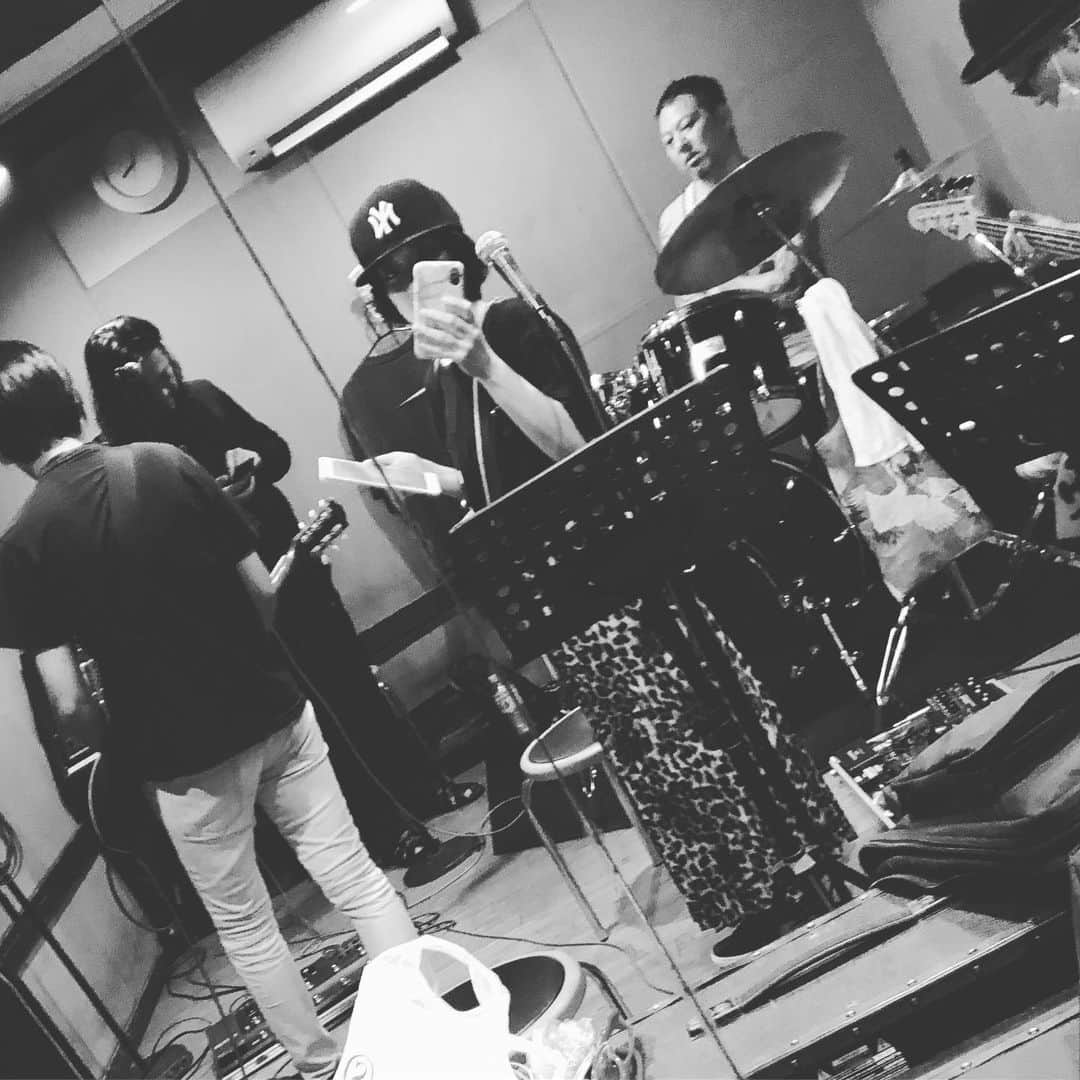 森永理科のインスタグラム：「PEED-iD † ONEMAN GIG2019 THE NIGHT OF THE SPEED MANIA 1992-2019  下北沢SHELTER  2019年9月1日[日]6PM KICKS OFF  GIG 7PM / AFTER PARTY 9PM / CLOSE 10PM ADV 3000円+D / DAY 3500円+D 【予約特典】 SPEED-iD HISTORICAL PHOTO BOOKLET #03 ねこのバッジ（かわいい）新人バージョン 【MERCH】 SPEED-iD * NEW DESIGN TEE 2019 【TICKET】 SPEED-iD OFFICIAL WEBSITE TICKET RESERVE http://speedid.com/ticket/」