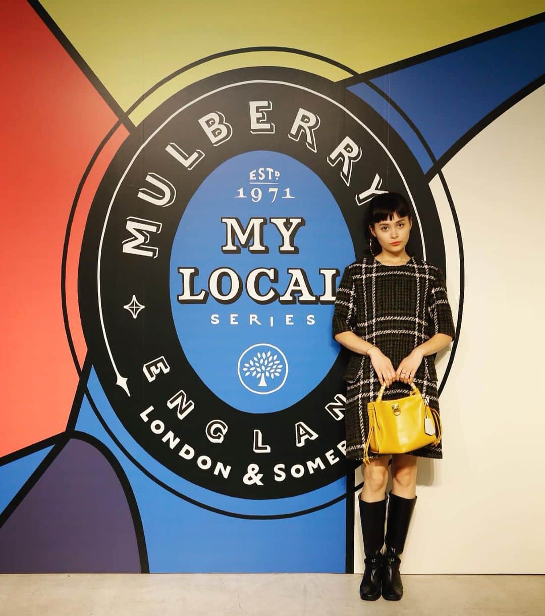 エイミーのインスタグラム：「@mulberryengland🇬🇧 #mymulberrylocal #mulberryxtokyo」