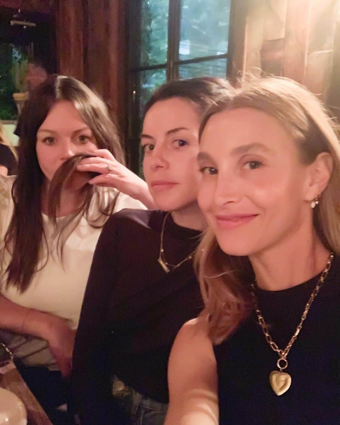 ホイットニー・ポートさんのインスタグラム写真 - (ホイットニー・ポートInstagram)「Blurry but the best. My ❤️'s taking me out just when I needed a little 🎉 and levity in my life. @kakeykake @britelkin @elkin. I love you guys so much.」8月22日 14時55分 - whitneyeveport