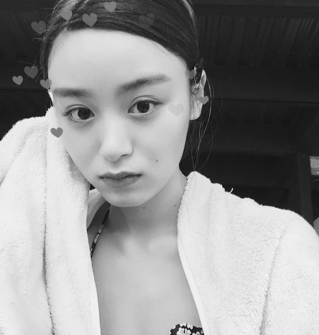 小山内花凜さんのインスタグラム写真 - (小山内花凜Instagram)「﻿ pool ﻿ 友達とふたりで﻿ 楽しんできました﻿ ﻿ ぷかぷか浮いてたよ〜 久しぶりに行けて良かったな  swimwear / @belle__lingerie ﻿ ﻿」8月22日 14時56分 - karin_osanai