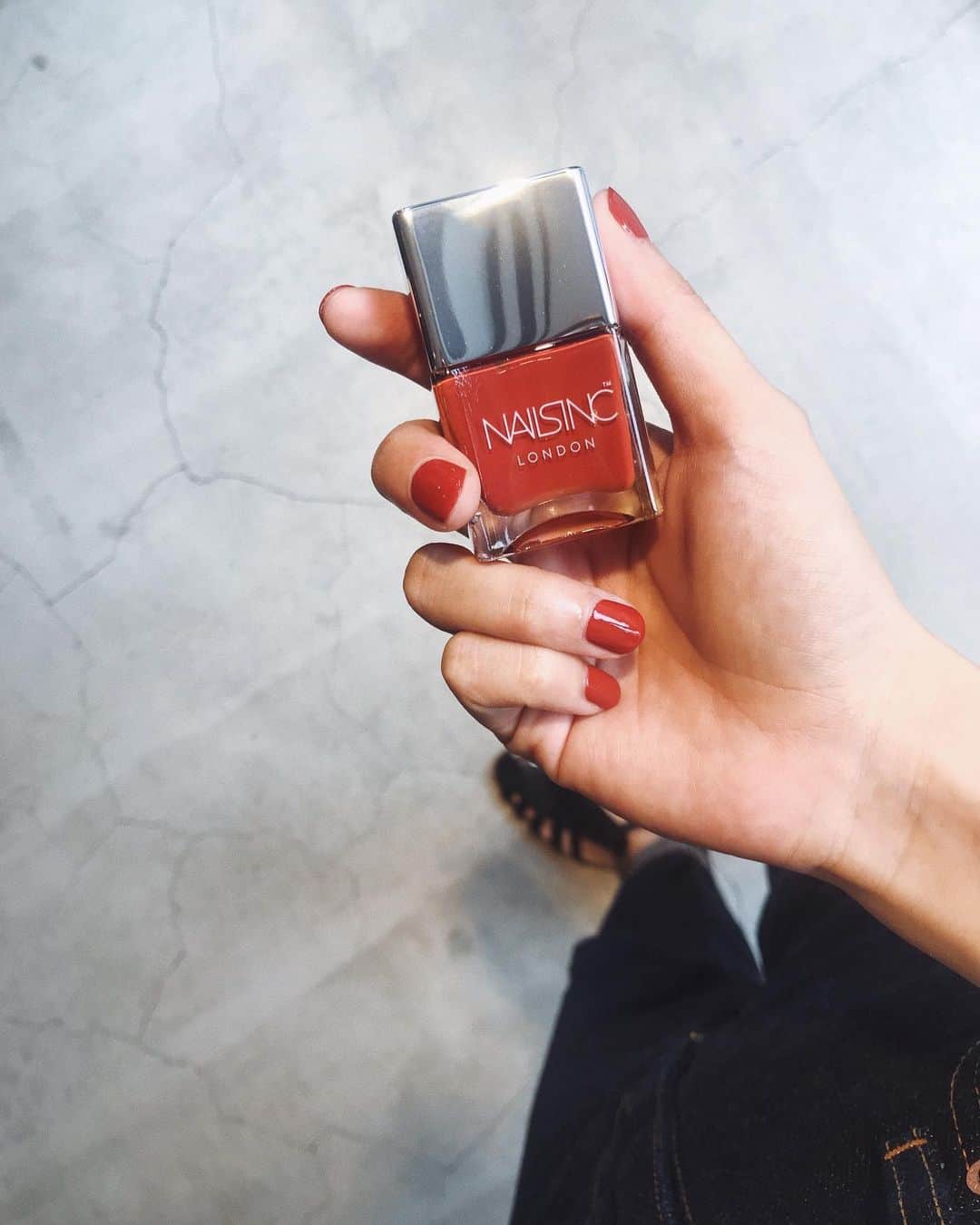のインスタグラム：「NAILSINCの新色💅🏻 すごくいい色！すき🥺❤️ #nailsinc #nail #テラコッタ」