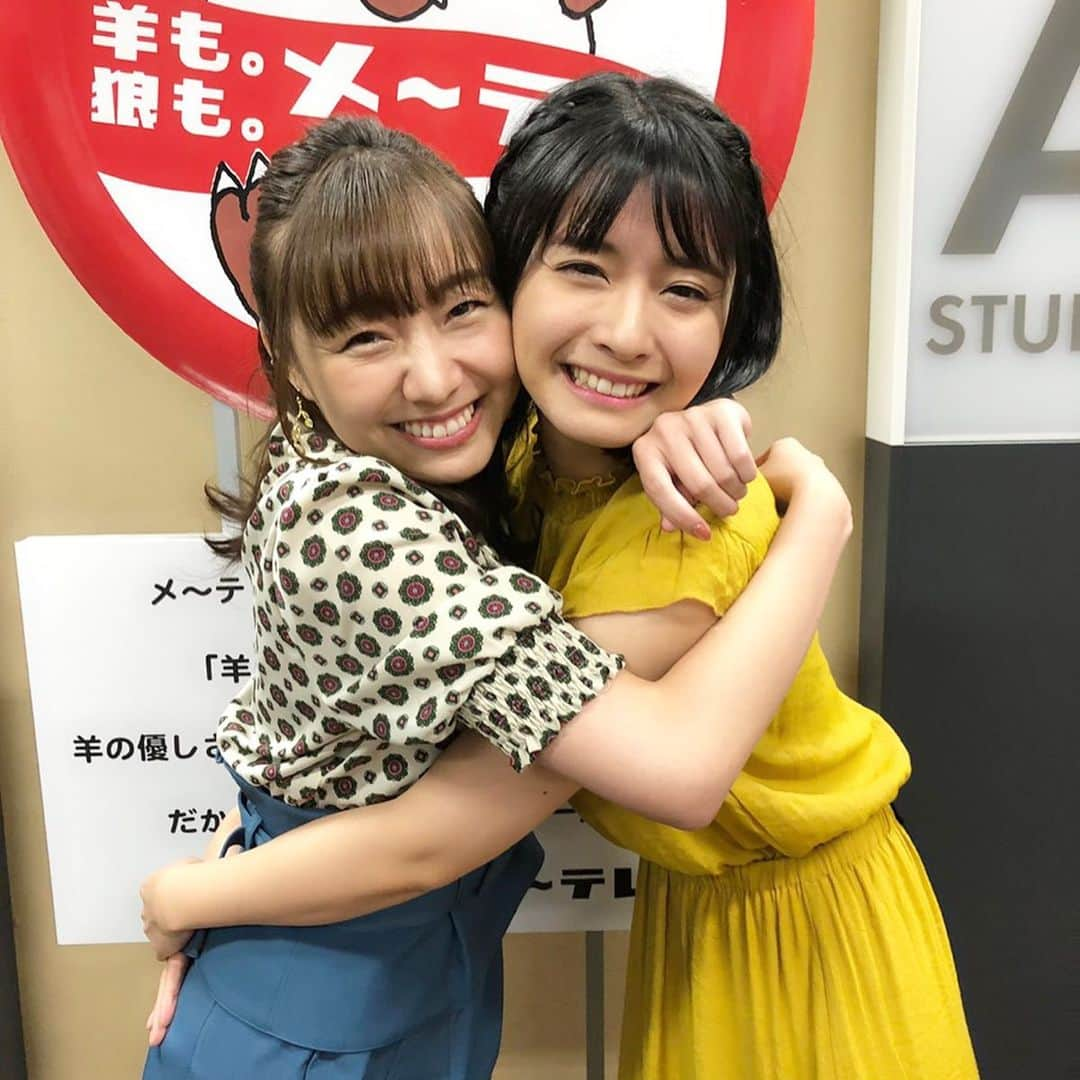 須田亜香里さんのインスタグラム写真 - (須田亜香里Instagram)「8月22日(木)メ〜テレ  #ドデスカ 生放送ありがとう！  #ウルフィ 鼻プッシュ  #仲良し  #おっさんずラブ  #ゲリラ豪雨 #注意 #ポーズ  #同い年 #もっちー  #徳ちゃん #バナナ革命  #後ろに注目  #秋先取りコーデ」8月22日 15時38分 - akarisuda