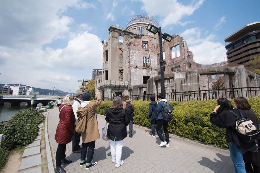 MagicalTripさんのインスタグラム写真 - (MagicalTripInstagram)「We launched a new Tour, Hiroshima Peace Tour! * Check it out in our Bio! @magicaltripcom * * Here is a message from our Hiroshima local guide, Yuji. “Hi, I’m Yuji! I was born and raised in Hiroshima and have heard a lot about the war experience from my mom and grand parents, which makes me commit myself to world peace. We released this Hiroshima Peace tour not only to share some sad and moving stories but also to let you know  how we recovered from such a tragic situation. In this tour, we will guide you not only to Hiroshima Peace Memorial Park but also to some local preserve scenes of atomic bomb by walk. After that, we will take you to Orizuru Tower to make a paper crane, which has a special meaning in Japan, “Praying for Peace”. So, if you’re interested, don’t hesitate! It would be great if we can introduce to you our beautiful hometown, Hiroshima :)” * * We put the link to the tour page in our bio so please check it out :slightly_smiling_face: @magicaltripcom * #magicaltrip #magicaltripcom #magicaltrip #hiroshima #hiroshimabombing #hiroshimapeacepemorial #hiroshimajapan #hiroshimaboom #hiroshimatour #hiroshimatrip #hiroshimafood #visithiroshima #travelhiroshima #triphiroshima #instahiroshima #kyoto #kyototrip #kyototravel #kyototour #instakyoto #japan #japantrip #japantravel  #instajapan #localguide #localguideinjapan #hiroshimapeacememorialpark」8月22日 15時49分 - magicaltripcom