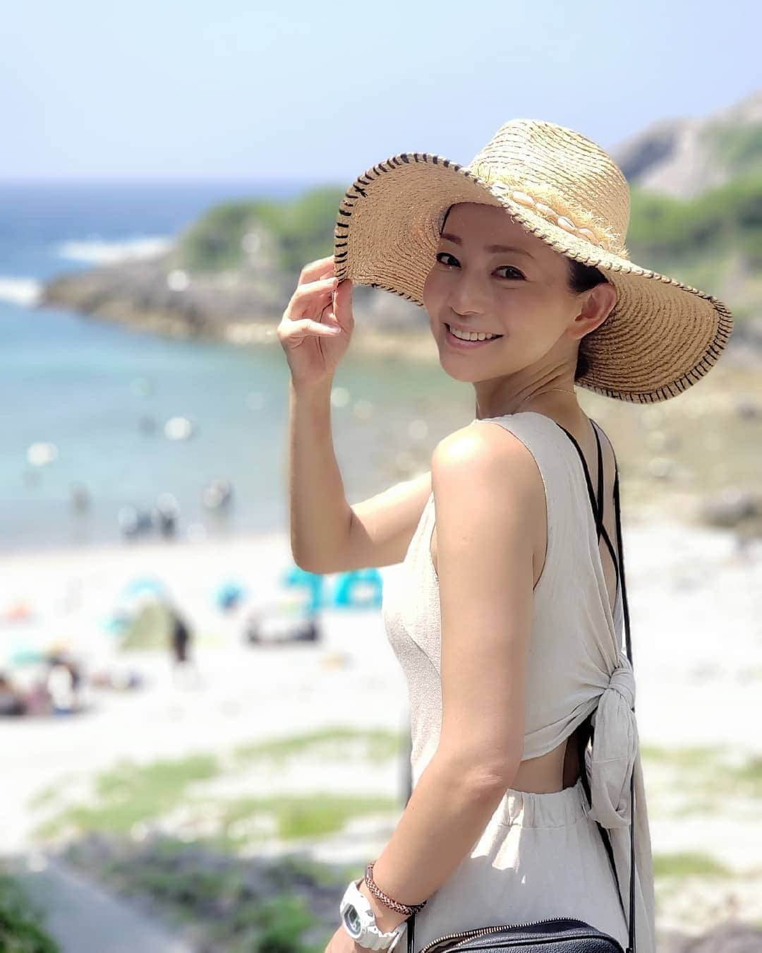 佐藤純さんのインスタグラム写真 - (佐藤純Instagram)「一日目は、泊海水浴場🏖️ めちゃめちゃいい天気☀️ 前日まで、台風の影響で大荒れだったみたい。。。🌀☔ この時は、まだ白かったな～。。。 だんだん黒くなっていった😱💦 ちなみに…息子の2枚目が一日目。 3枚目が4日目。 真っ黒になったのがよくわかる(笑)😂 * #式根島 #shikinejima  #SIKINE  #泊海水浴場 #海 #海水浴 #さるびあ丸 #夏休み #チャラ子とチャラ男の夏休み #親子 #兄妹 #式根島のおもいで #ママ#ママモデル#モデル #mama #mamamodel #model」8月22日 16時40分 - junsatoidea