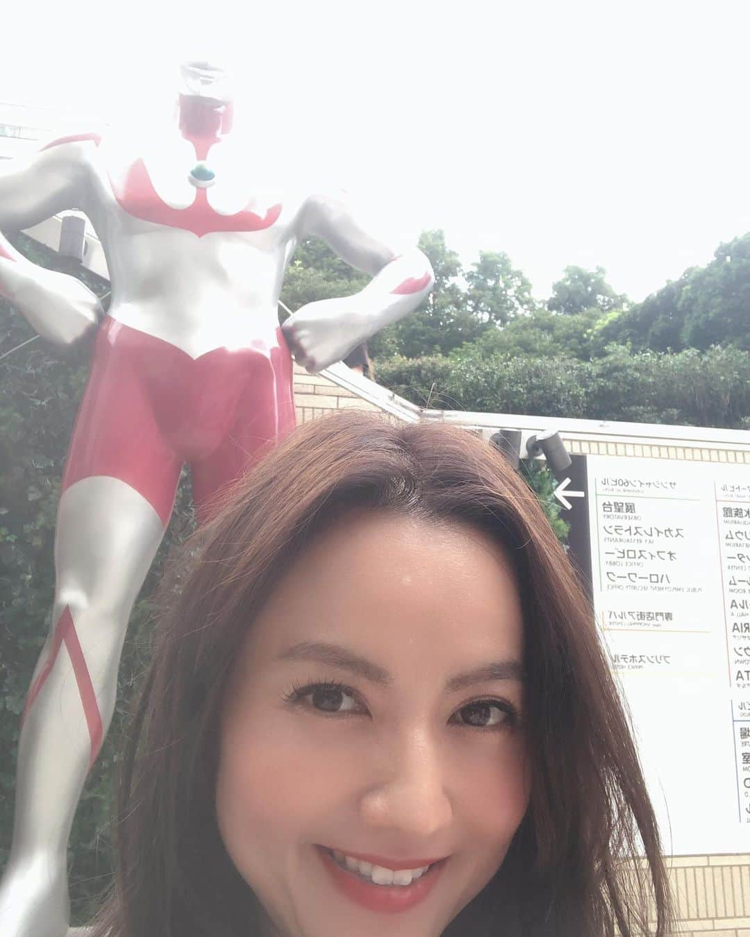 松澤由美さんのインスタグラム写真 - (松澤由美Instagram)「Boa tarde ❤️ 行ってきました❤️ ウルトラマンフェス❤️ 子供達は大喜び  私はへなへなw  でも前から三番目の席で ウルトラマンライブも観れて❤️ ライブって、いいな  近くて楽しいなぁ❤️ と思ったのでしたw  #singer #singerlife #ウルトラマンフェスティバル2019 #大人もたくさん #楽しめます  #yumimatsuzawa  #oscavaleirosdozodiaco #japan #ultraman」8月22日 16時33分 - yumimatsuzawa