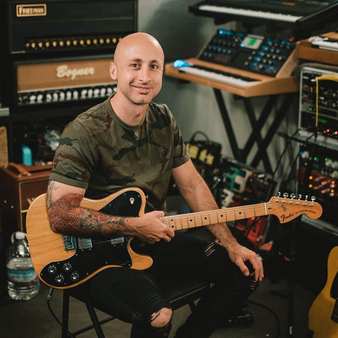 Simple Planさんのインスタグラム写真 - (Simple PlanInstagram)「Happy, Happy Birthday to the legend @jeffstinco 🎉🎉🎉 We hope you take a day off practicing guitar and just enjoy your birthday, but we know that’s not gonna happen... 🤣😆🤪 We love you and wish you the most amazing year ever! Can’t wait to celebrate together playing shows this weekend! 🤘🏻⚡️🤘🏻 Leave your birthday wishes for Jeff in the comments below! 📸: @goodguychady」8月22日 16時46分 - simpleplan