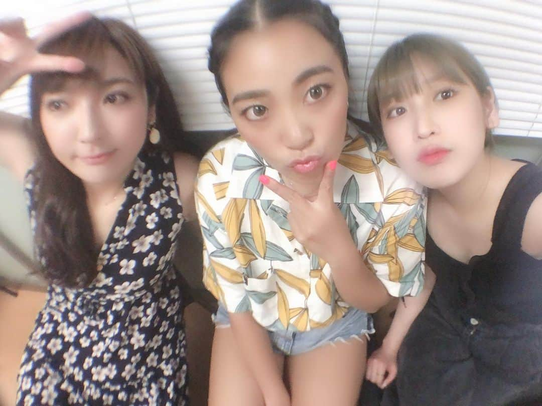 小野美公さんのインスタグラム写真 - (小野美公Instagram)「ブータンヌーボvol.1🌺 楽しすぎて、胃イカれた日😂  本番も楽屋も楽しすぎて爆疲れ😂‼️この感覚、最高だな。私ったら、やっぱり出る方が好きみたい🐷💓 #ブータンヌーボ #第一回 #MC #スーブー  #特徴 #ゲストが豪華🙏 #ありがとうございました‼️ #次回楽しみに😘」8月22日 17時00分 - mikuhead