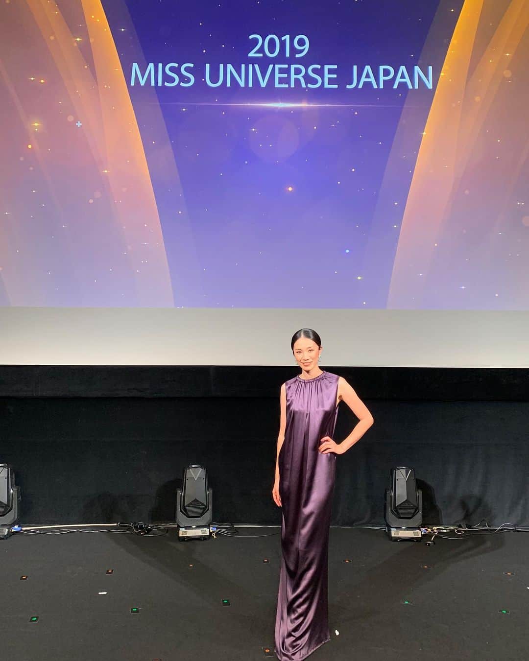 板井麻衣子のインスタグラム：「. 今宵、2019 Miss Universe Japanの大会でMC務めさせて頂きました♡ 優勝したのは加茂あこさん @___ura_nus___ 本当におめでとう！！世界大会へ向けて、更なるパワーアップを期待しています(^^) . 2枚目はMCとして一緒に登壇した神山まりあちゃん @mariakamiyama & プレゼンターを務めた京姉さん @miyakomiyazaki と❤️ . そして何より、この大会に臨んだ41名の女の子達のこれからが、益々輝くものとなるよう願っています。 . @missuniversejapan  #missuniversejapan#ミスユニバース#ミスユニバースジャパン#2019MUJ」